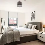 Stayzeni, Ouse Court York Elegant 2 Bed Flat