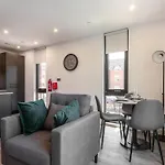 Stayzeni, Ouse Court York Elegant 2 Bed Flat