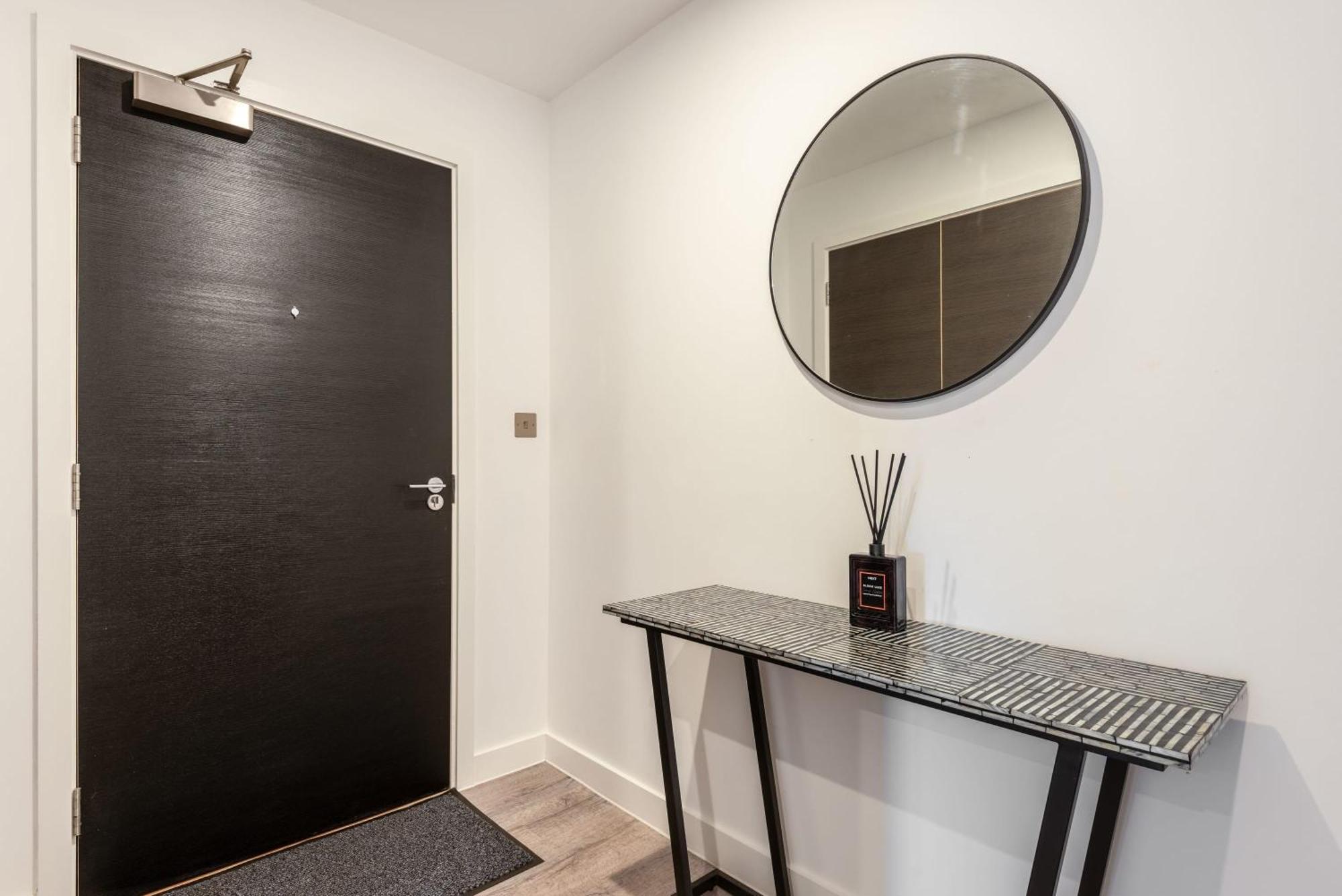 Stayzeni, Ouse Court Elegant 2 Bed Flat * York