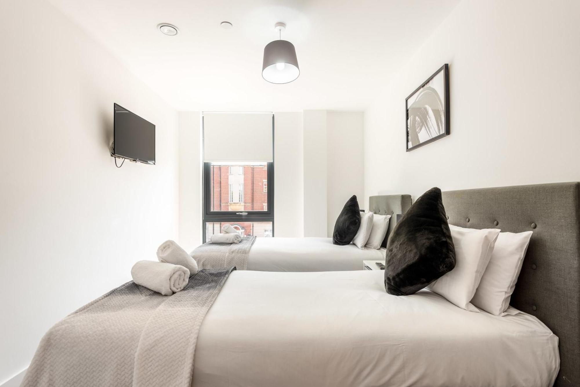 Stayzeni, Ouse Court Elegant 2 Bed Flat *